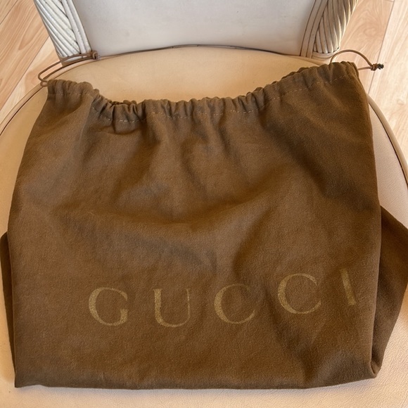 Authentic GUCCI Pelham Purple Studded Calfskin Leather Hobo Bag. Large. - Picture 10 of 12